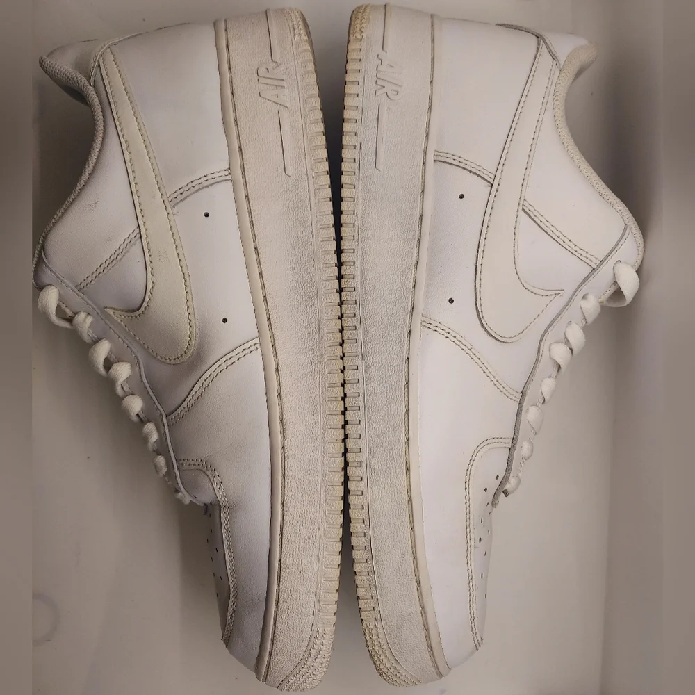 NIKE Air Force 1 '07 Sneakers Men's Size 12 - Picture 3 of 4